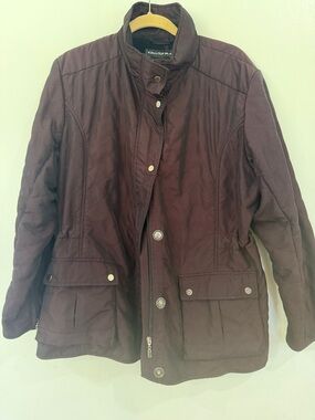Kirkland Signature Women's Quilted Jacket in Deep Brown Plum run size XL